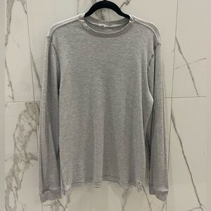 Vuori Shirt Mens Large Gray Waffle Knit Crew Neck Thermal Pullover Casual V176